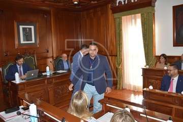 Héctor León toma posesión como concejal en Telde (Foto TA y Daniel Amador)